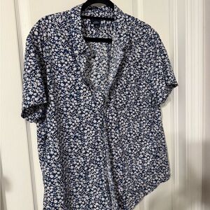J. Crew Blue and White Floral Men's Shirt